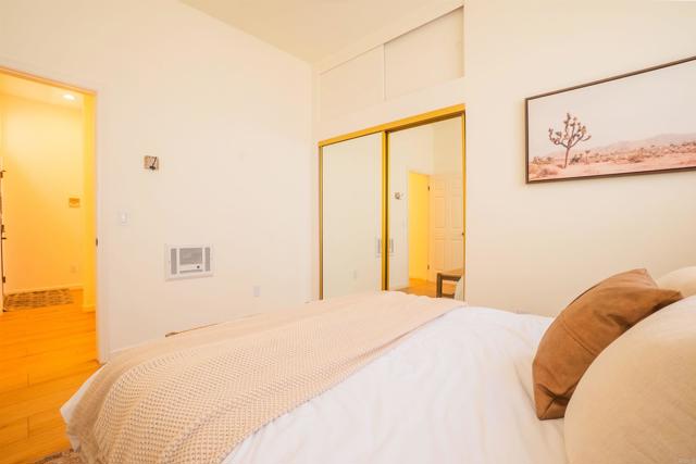 270 Dahlia Ave, Imperial Beach CA: https://media.crmls.org/mediaz/3182dd05-549f-4fb9-94f7-b5a871eb042f.jpg