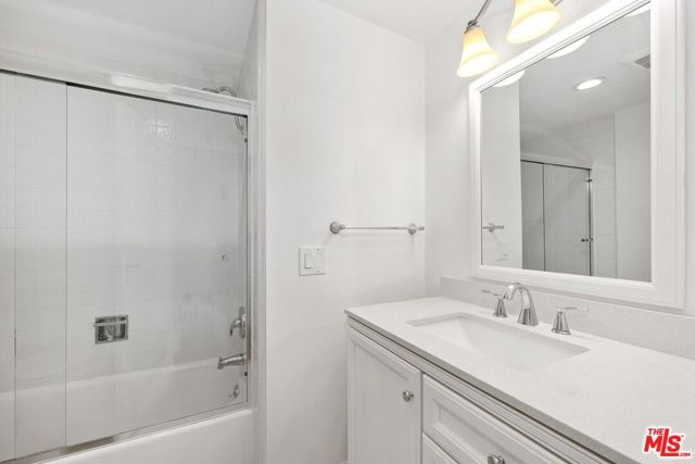 1224 El Hito Circle, Pacific Palisades CA: https://media.crmls.org/mediaz/31831c43-f9df-4ebf-abdc-7e86a49af082.jpg