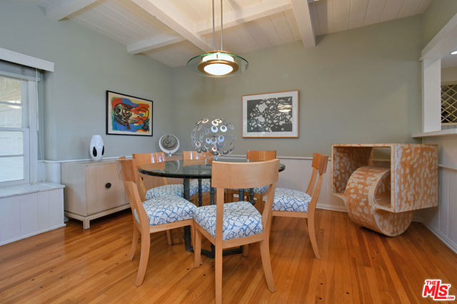 15213 Del Gado Drive, Sherman Oaks CA: https://media.crmls.org/mediaz/31846f51-ef05-42e1-9d1f-3e01cc6b5c76.jpg