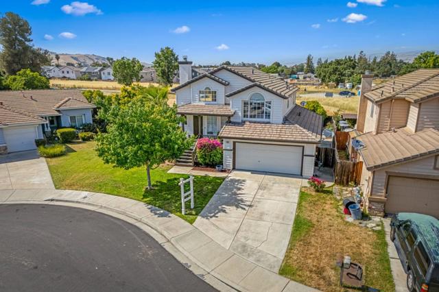9082 Spencer Court, Gilroy CA: https://media.crmls.org/mediaz/31859dcd-7c37-4a73-a233-6cff58381baa.jpg