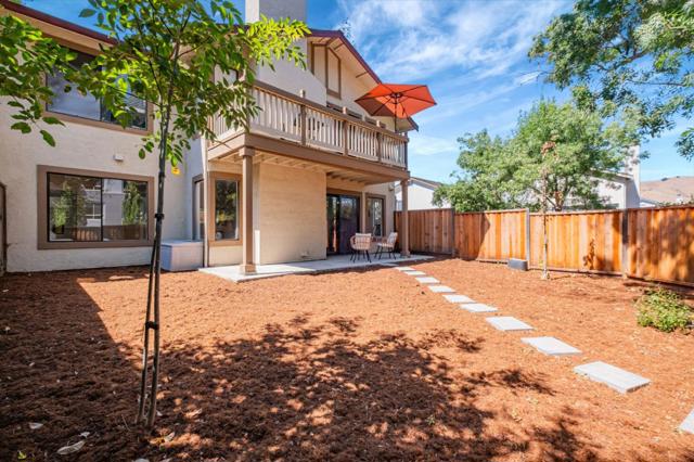 941 Huntington, Fremont CA: https://media.crmls.org/mediaz/3185dd4f-8294-4ce7-80d8-c2ca68070062.jpg