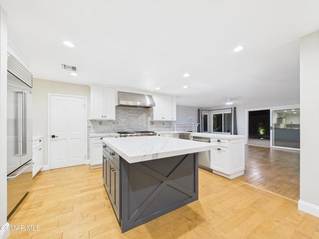 29650 Kimberly Drive, Agoura Hills CA: https://media.crmls.org/mediaz/3185f2f1-9488-476d-9729-133b0e6548d1.jpg