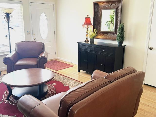 4927 Leigh Avenue, San Jose CA: https://media.crmls.org/mediaz/3186e77e-2f9a-4281-bec4-1c1b7c220574.jpg