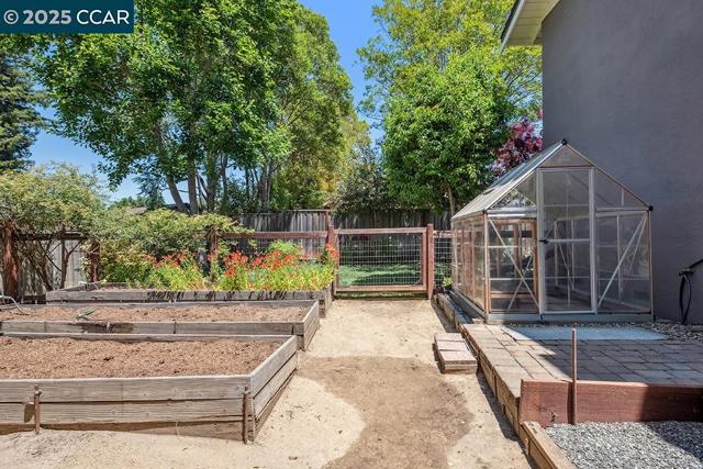 1245 Rimer Dr, Moraga CA: https://media.crmls.org/mediaz/3187e3eb-e87a-4bae-b652-f1dbf41f420d.jpg
