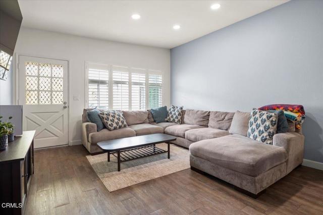 Detail Gallery Image 11 of 28 For 2930 Isle Way #B,  Oxnard,  CA 93035 - 2 Beds | 1/1 Baths