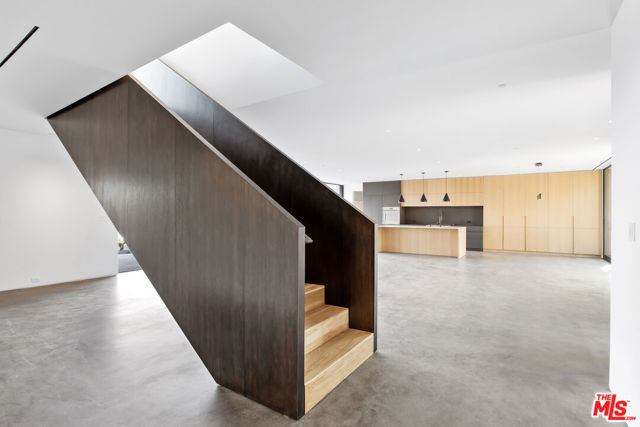 1448 STRADELLA Road, Los Angeles CA: https://media.crmls.org/mediaz/3188b77f-03ce-4e19-9254-9c08eb167c6b.jpg