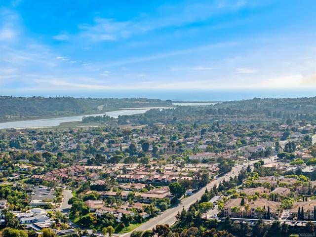 6911 Goldstone Rd, Carlsbad CA: https://media.crmls.org/mediaz/3188e88e-4d11-4a19-8204-3096f47e7490.jpg