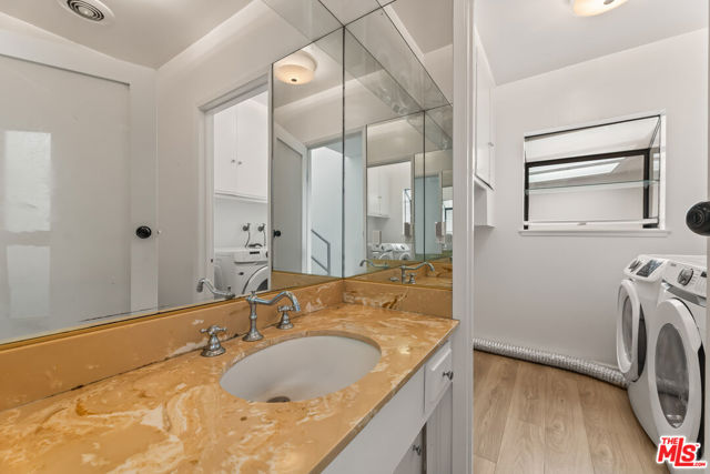 3500 W Manchester Boulevard, Inglewood CA: https://media.crmls.org/mediaz/3189ad40-fe74-46c4-bbd3-d19c199008f6.jpg
