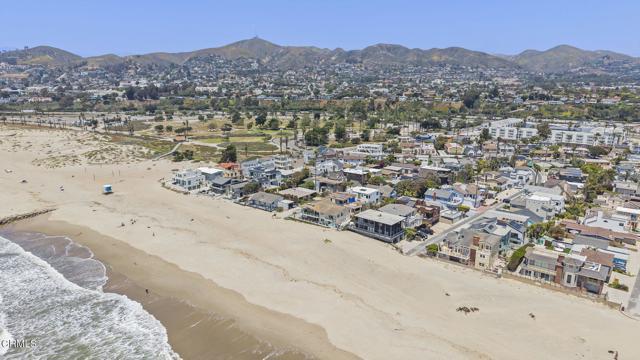 2036 Pierpont Boulevard, Ventura CA: https://media.crmls.org/mediaz/3189b5a6-bda0-4226-b023-3bd9d3ff020e.jpg