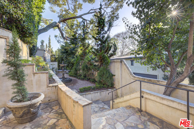 2880 NICHOLS CANYON Road, Los Angeles CA: https://media.crmls.org/mediaz/318ac079-44f8-4bdb-9144-7c67abb64057.jpg