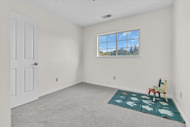 18 Suffield Circle, Salinas CA: https://media.crmls.org/mediaz/318b4dce-e2e0-4a2d-a95a-0c95c6ea50bd.jpg