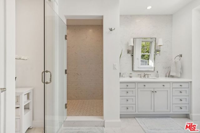 3143 Shelby Drive, Los Angeles CA: https://media.crmls.org/mediaz/318b55fc-b937-4406-ba7d-4c1d7dc9f0bd.jpg
