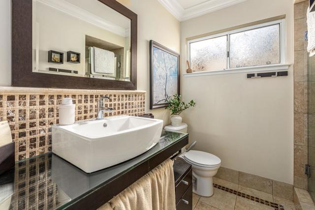 27126 Mariscal Ln, Mission Viejo CA: https://media.crmls.org/mediaz/318c17b1-679e-4603-9a67-eeb5db17fc40.jpg
