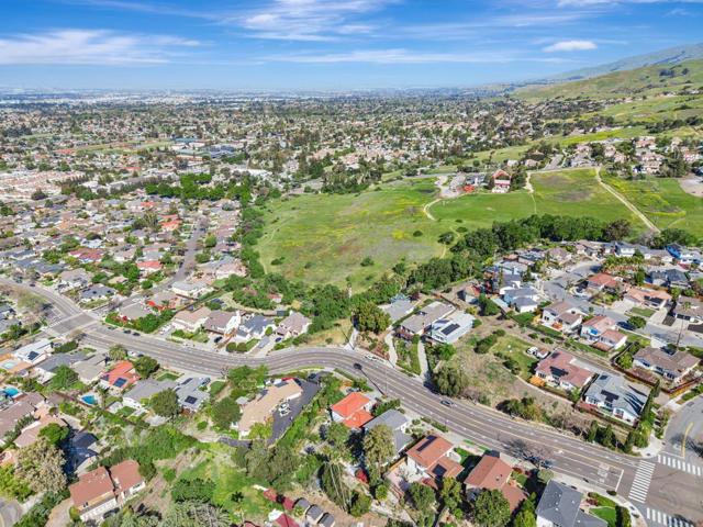 3449 Suncrest Avenue, San Jose CA: https://media.crmls.org/mediaz/318c4ee6-0ed0-4bbc-8d5b-eadb7f9fafd0.jpg