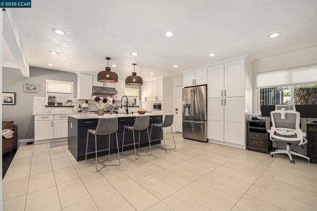 1730 Claycord Ave, Concord CA: https://media.crmls.org/mediaz/318ca104-2f37-4b0d-be12-e7b354631276.jpg
