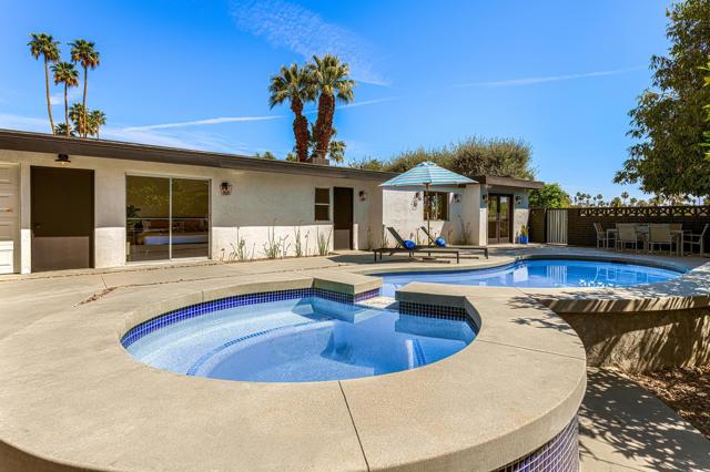 5155 E Bobolink Lane, Palm Springs CA: https://media.crmls.org/mediaz/318cc385-adf2-4471-93a3-b8cfb1ffdf37.jpg