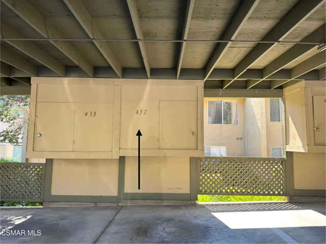 769 Birchpark Circle, Thousand Oaks CA: https://media.crmls.org/mediaz/318d12d8-2e05-4039-af8f-56a52b06e8f3.jpg
