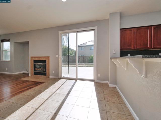 2035 Pasado Avenue, Manteca CA: https://media.crmls.org/mediaz/318d6528-93e4-45da-bee6-a0304baebf5f.jpg