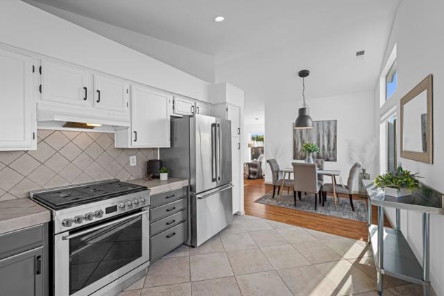 9082 Spencer Court, Gilroy CA: https://media.crmls.org/mediaz/318ddecb-634b-4378-ba0a-f73bd967dffc.jpg