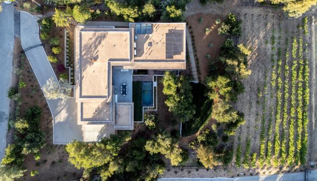 25251 La Rena Lane, Los Altos Hills CA: https://media.crmls.org/mediaz/318e5926-5a2a-4d43-8c7f-db11302bcfc0.jpg