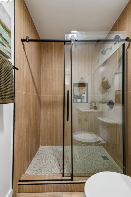 Image 24 of 54 For 7807 Outlook Ave