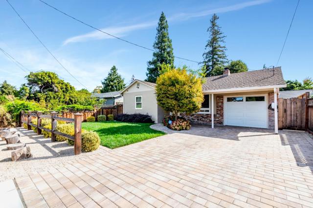 560 6th Avenue, Menlo Park CA: https://media.crmls.org/mediaz/3190218c-bc88-4fd6-8794-2689b7423848.jpg