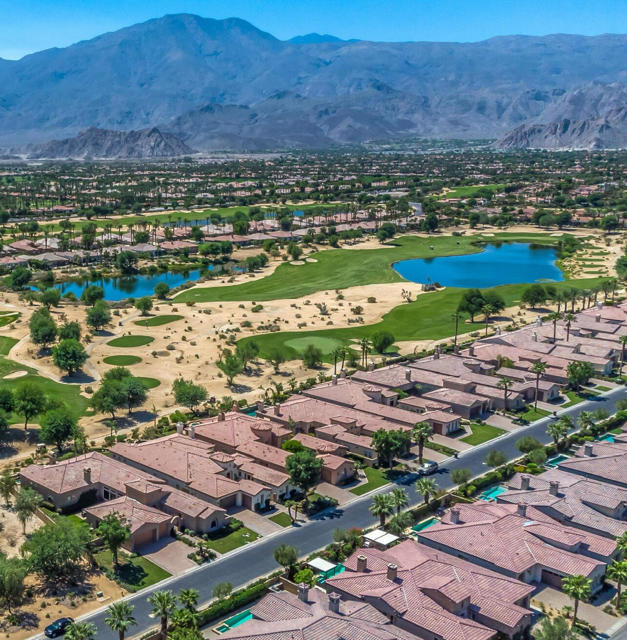 81815 Brown Deer, La Quinta CA: https://media.crmls.org/mediaz/31906949-d204-44cf-af8c-d2272cc9f361.jpg
