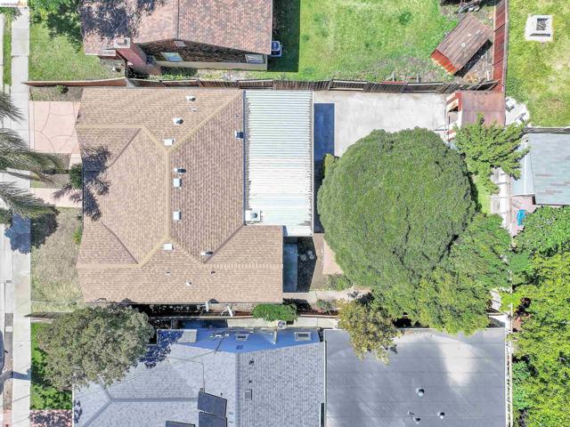 Image 33 of 40 For 120 Hillcrest Ave