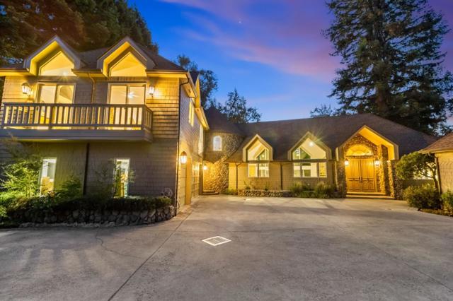 136 Finger Avenue, Redwood City CA: https://media.crmls.org/mediaz/31916726-993f-4551-9256-2098713eccfa.jpg