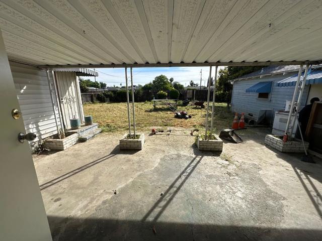 2042 E Mayfair, Fresno CA: https://media.crmls.org/mediaz/319354ad-0fde-4ba4-b297-734e51f30fb3.jpg