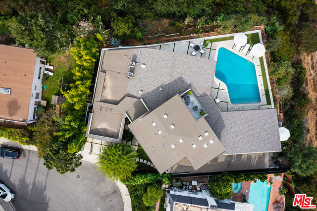 8545 Charl Lane, Los Angeles CA: https://media.crmls.org/mediaz/31947a7d-7dc2-48b6-a9d6-ed31c328e431.jpg