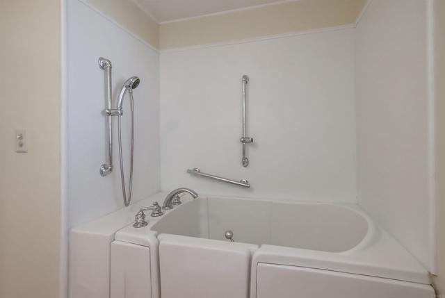 Detail Gallery Image 31 of 51 For 24 Bahia Ln, Oceanside,  CA 92058 - 2 Beds | 2 Baths