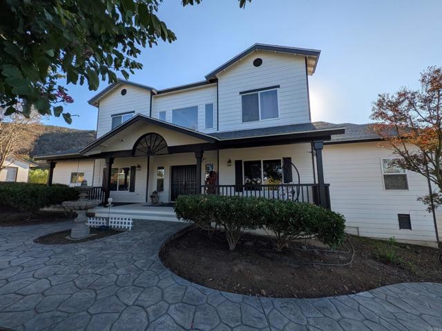 Detail Gallery Image 5 of 40 For 1925 Robinhood Rd, Vista,  CA 92084 - 5 Beds | 4/1 Baths