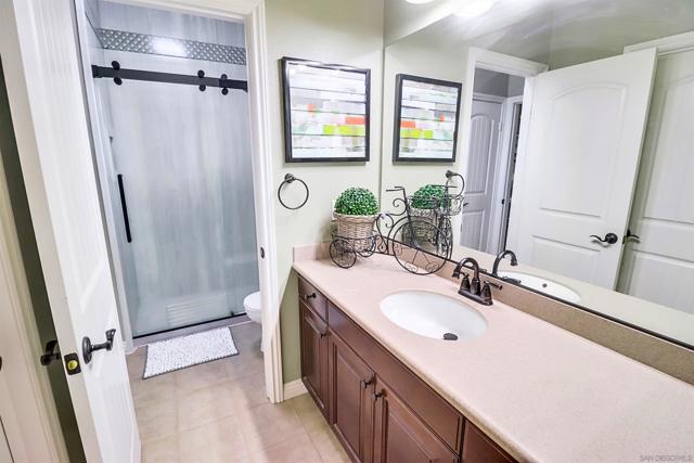466 Agua Vista Dr, Chula Vista CA: https://media.crmls.org/mediaz/3194fca2-b3f4-42ce-bdcb-c0d143955df2.jpg