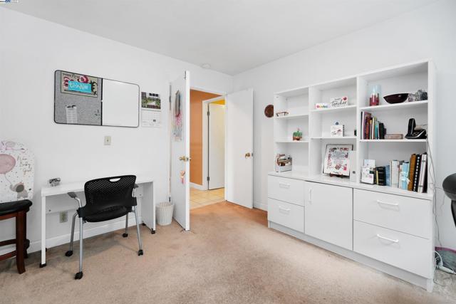 11868 Bloomington Way, Dublin CA: https://media.crmls.org/mediaz/3196223e-7d5e-45e6-bb98-e72956f8660a.jpg