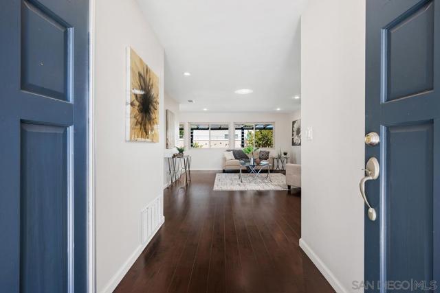 13325 Floral Ave, Poway CA: https://media.crmls.org/mediaz/31969e52-26cf-41c0-b773-d7a8bbfe5152.jpg