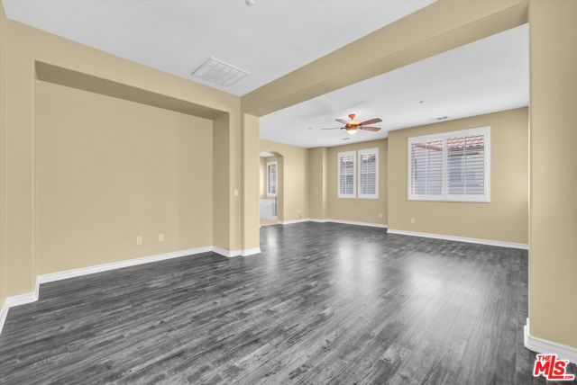5611 Scharf Avenue, Fontana CA: https://media.crmls.org/mediaz/3196ceec-5f48-4506-9434-b443228f7be5.jpg