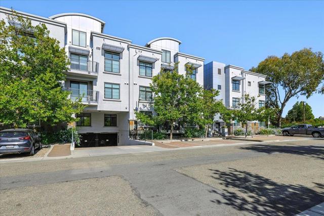 10745 N De Anza Boulevard, Cupertino CA: https://media.crmls.org/mediaz/3197b8d5-43e2-47ae-9bc0-0f5d00e509c5.jpg