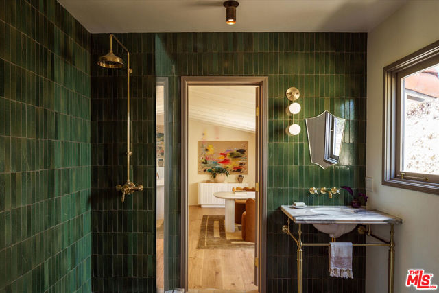 6911 Los Tilos Road, Los Angeles CA: https://media.crmls.org/mediaz/31986ad8-b925-479e-aec0-d700facd5af1.jpg