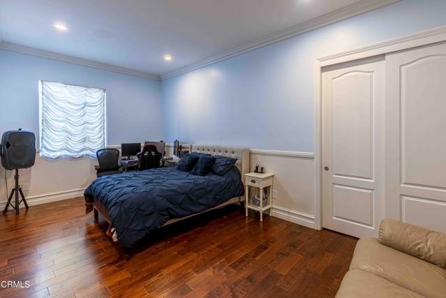 3007 Springbank Court, Bakersfield CA: https://media.crmls.org/mediaz/3198cf50-f7a0-4683-a161-13d846e7e257.jpg