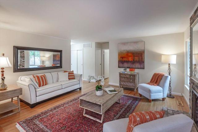 938 Round Hill Road, Redwood City CA: https://media.crmls.org/mediaz/31997eae-e704-4892-9d1c-0466fcf5209d.jpg