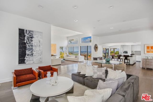 2600 Carman Crest Drive, Los Angeles CA: https://media.crmls.org/mediaz/3199aa24-abe7-45f2-8df6-79636f106a3d.jpg