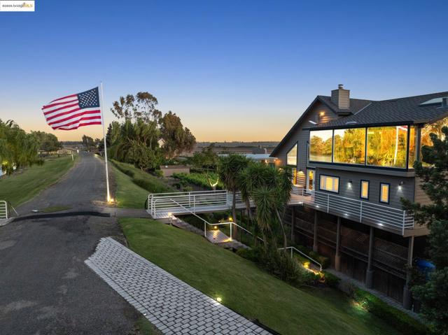17035 TERMINOUS RD, Isleton CA: https://media.crmls.org/mediaz/3199b7f8-b282-45f1-8e9e-9ac497eafef8.jpg