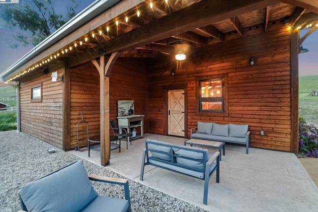 5135 Andrade Rd, Sunol CA: https://media.crmls.org/mediaz/319a2b01-cd86-4dfd-a170-6781bc3f5338.jpg