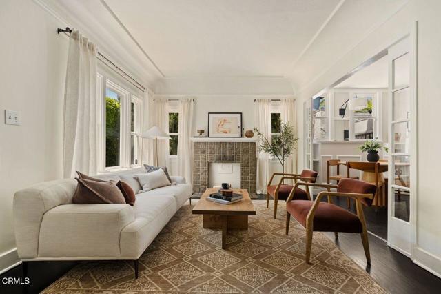 7567 Rosewood Avenue, Los Angeles CA: https://media.crmls.org/mediaz/319a315c-cfb0-4c42-8cab-465725e6f325.jpg