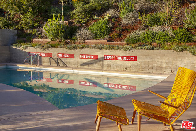1531 N Tigertail Road, Los Angeles CA: https://media.crmls.org/mediaz/319abe01-282b-431b-99e6-678932393af5.jpg