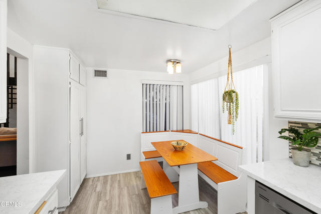 Detail Gallery Image 12 of 27 For 8231 Mason Ave #E,  Winnetka,  CA 91306 - 2 Beds | 2 Baths