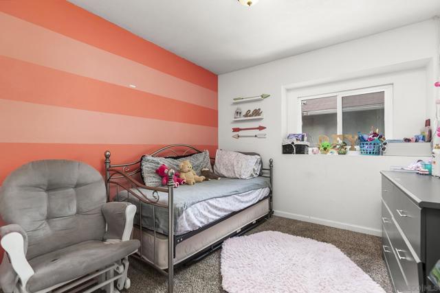 2414 1/2 Grove Ave, San Diego CA: https://media.crmls.org/mediaz/319b5098-4b55-459f-a887-c56eb090e953.jpg