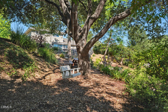 354 Larch Crest Court, Newbury Park CA: https://media.crmls.org/mediaz/319c606e-8efd-4bfb-a6e7-66e85b228790.jpg