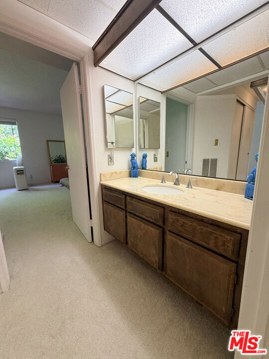 6323 Reseda Boulevard, 44 photo 12